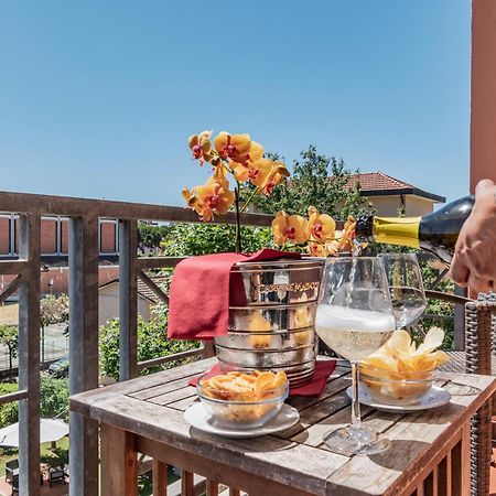 Hotel Gabrini Marina di Massa Ngoại thất bức ảnh