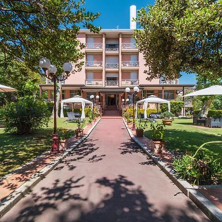 Hotel Gabrini Marina di Massa Ngoại thất bức ảnh