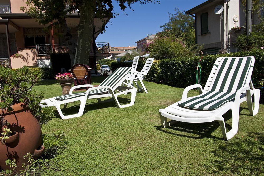 Hotel Gabrini Marina di Massa Ngoại thất bức ảnh