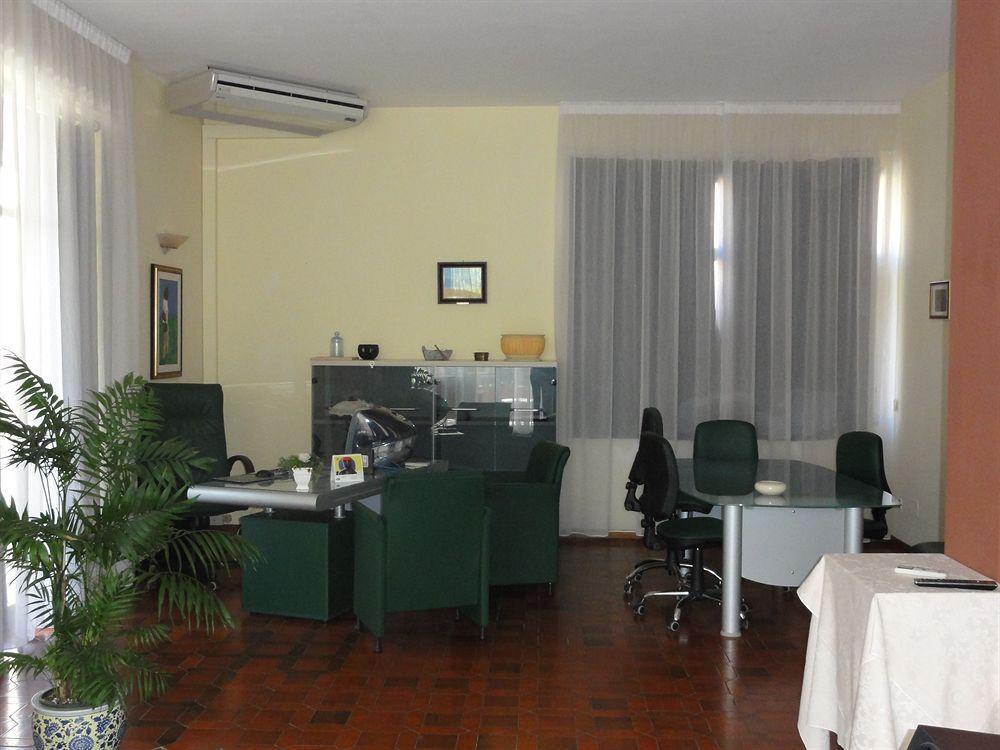 Hotel Gabrini Marina di Massa Ngoại thất bức ảnh