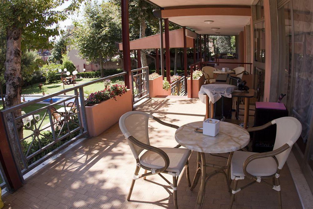 Hotel Gabrini Marina di Massa Ngoại thất bức ảnh