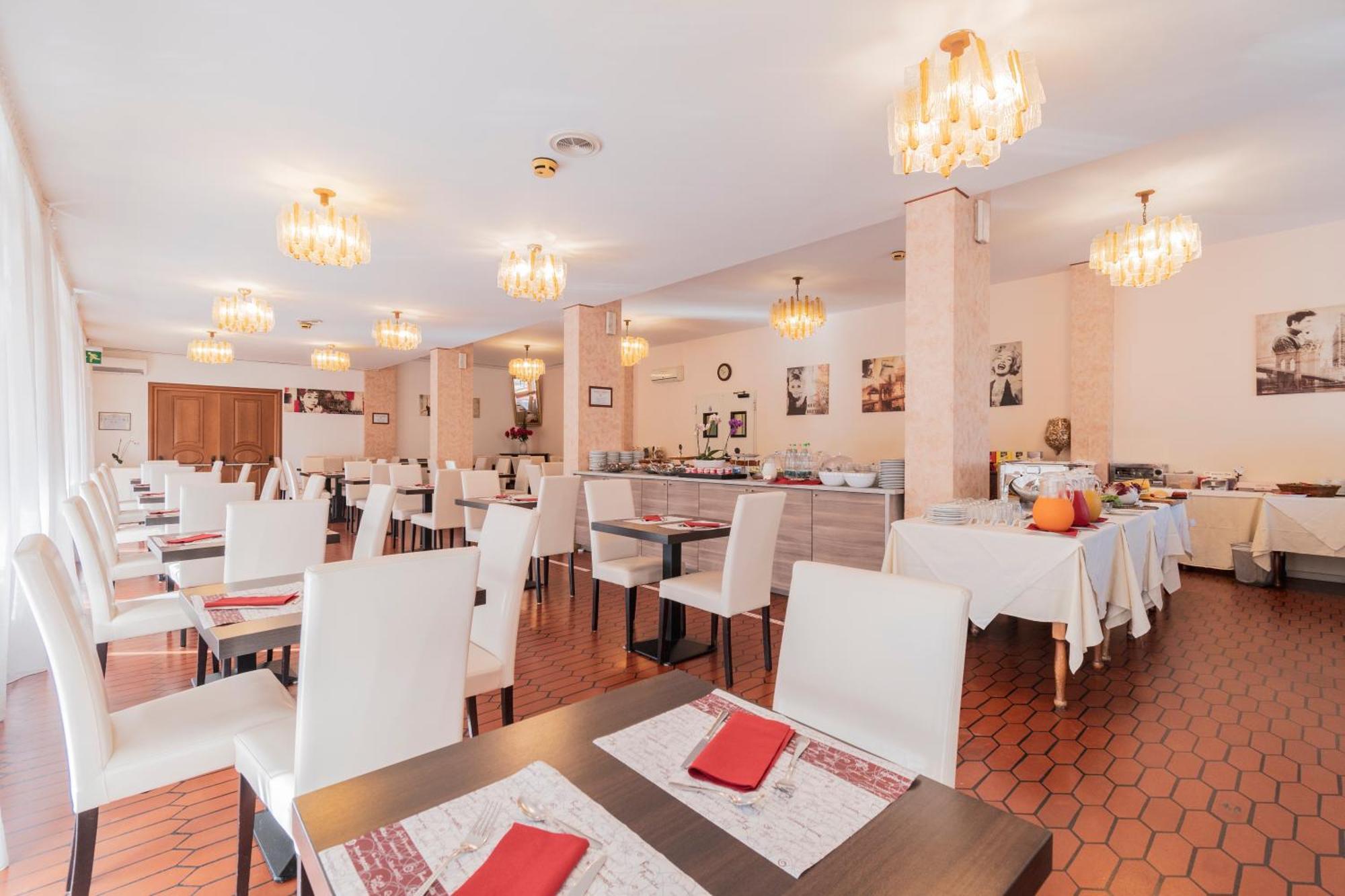 Hotel Gabrini Marina di Massa Ngoại thất bức ảnh