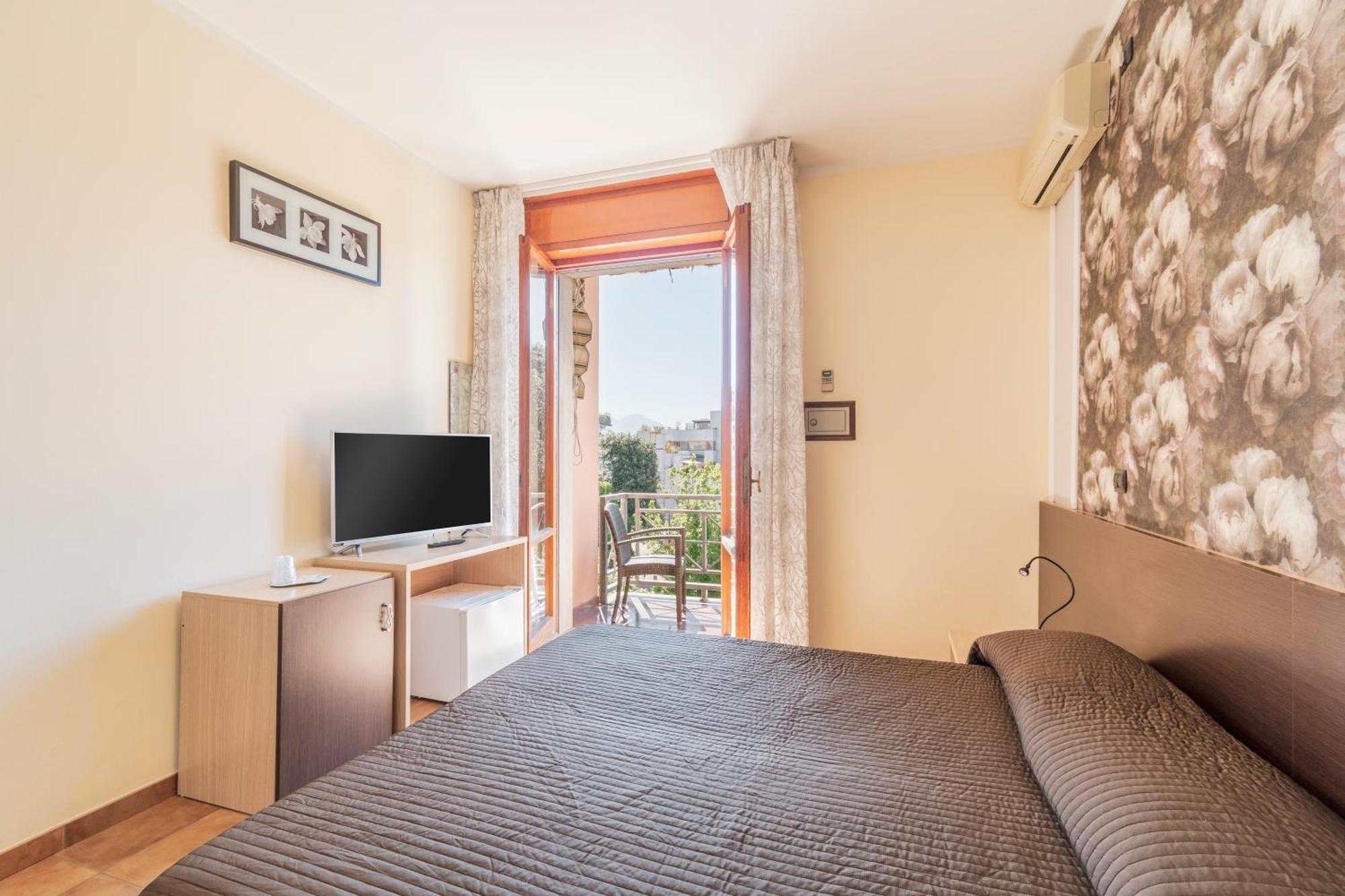 Hotel Gabrini Marina di Massa Ngoại thất bức ảnh