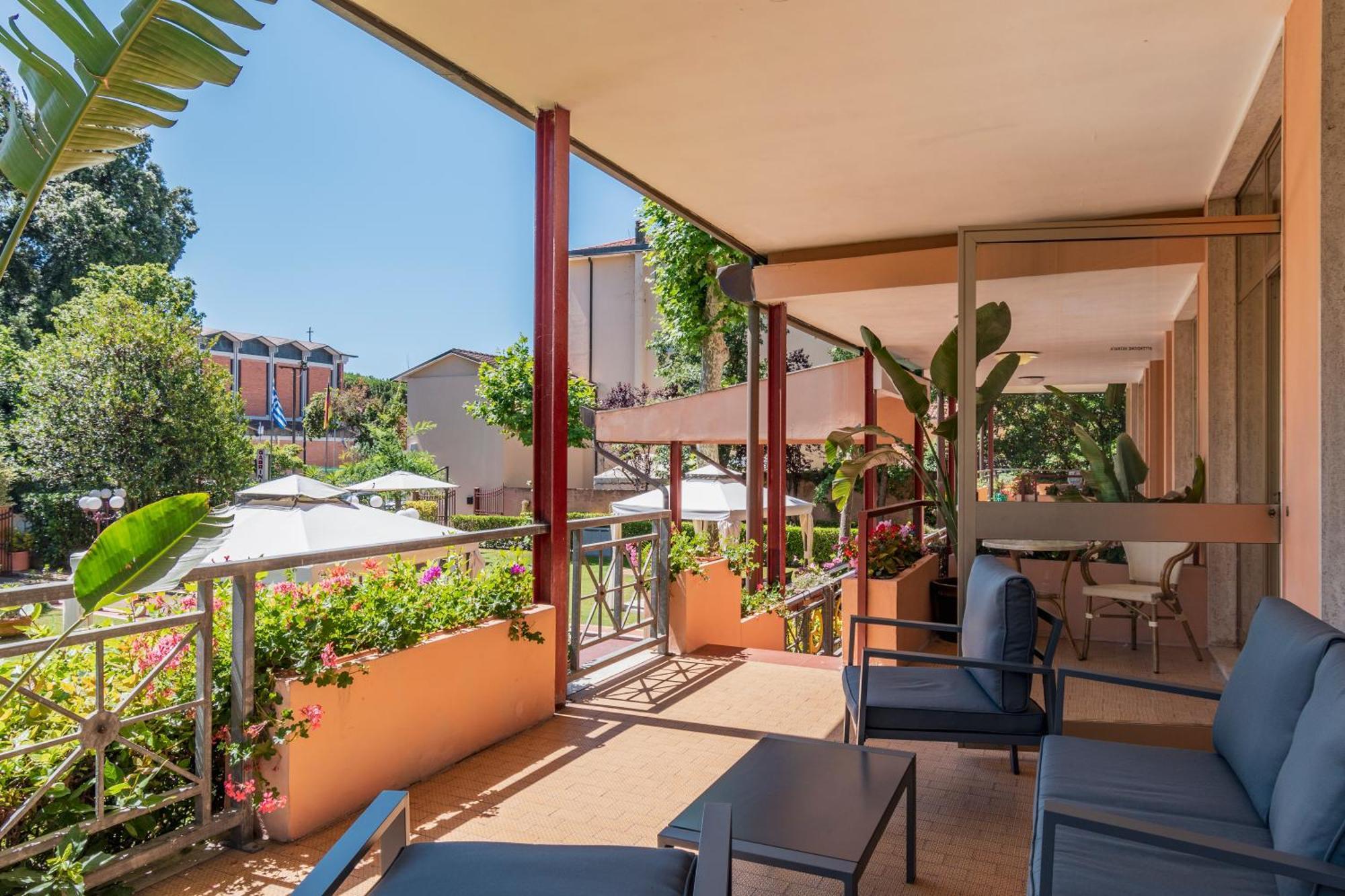 Hotel Gabrini Marina di Massa Ngoại thất bức ảnh