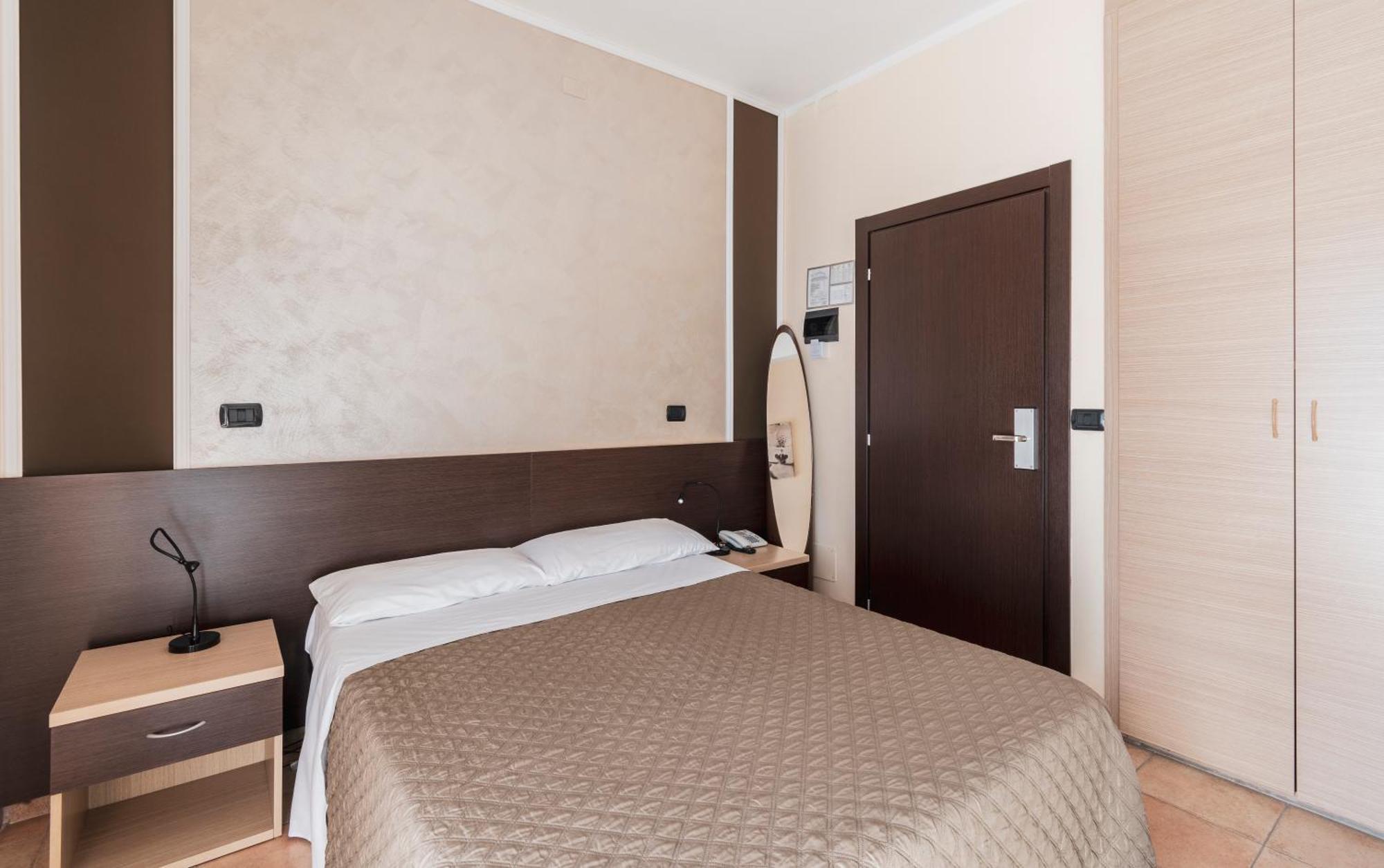 Hotel Gabrini Marina di Massa Ngoại thất bức ảnh