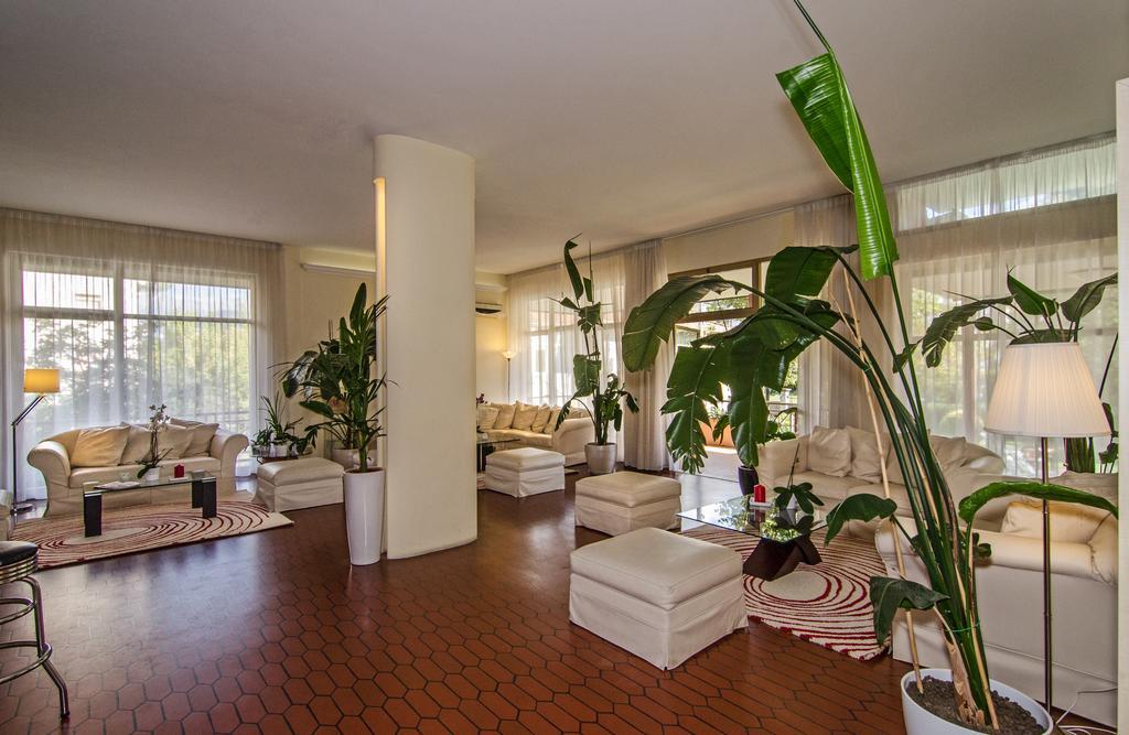 Hotel Gabrini Marina di Massa Ngoại thất bức ảnh