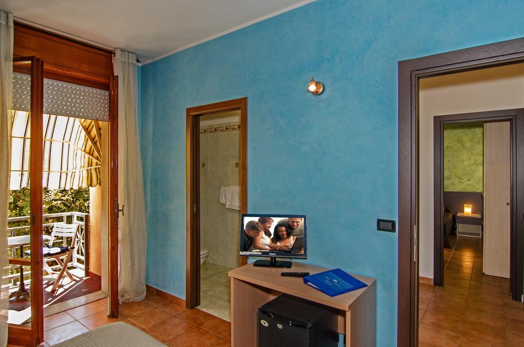 Hotel Gabrini Marina di Massa Ngoại thất bức ảnh