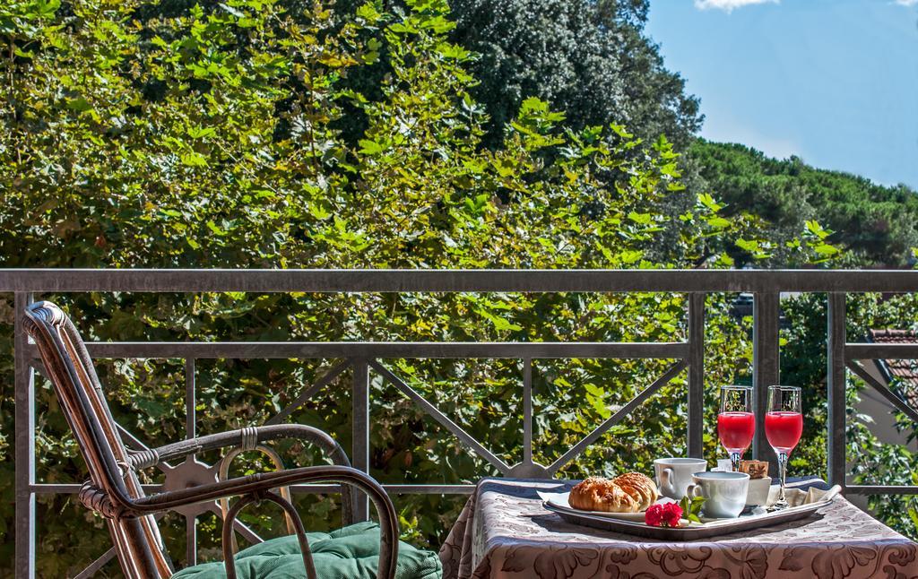 Hotel Gabrini Marina di Massa Ngoại thất bức ảnh