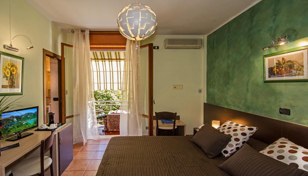 Hotel Gabrini Marina di Massa Ngoại thất bức ảnh