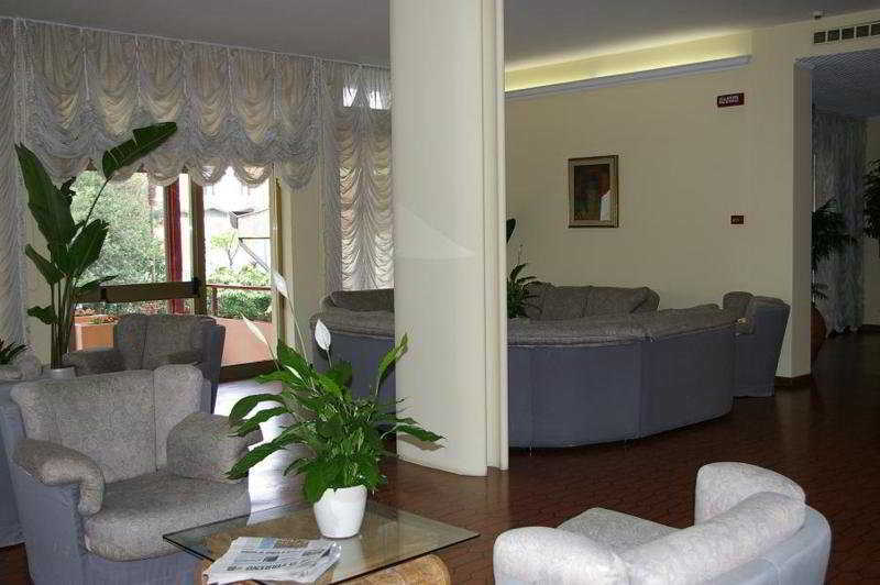 Hotel Gabrini Marina di Massa Ngoại thất bức ảnh