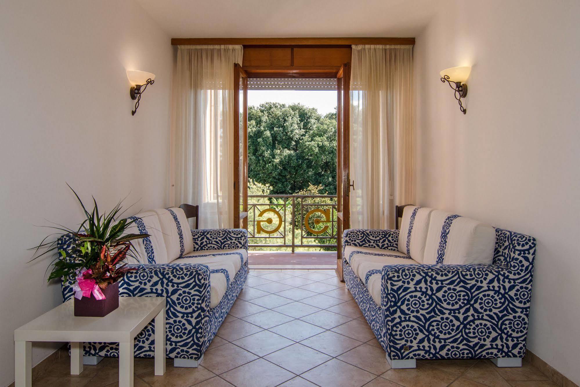 Hotel Gabrini Marina di Massa Ngoại thất bức ảnh