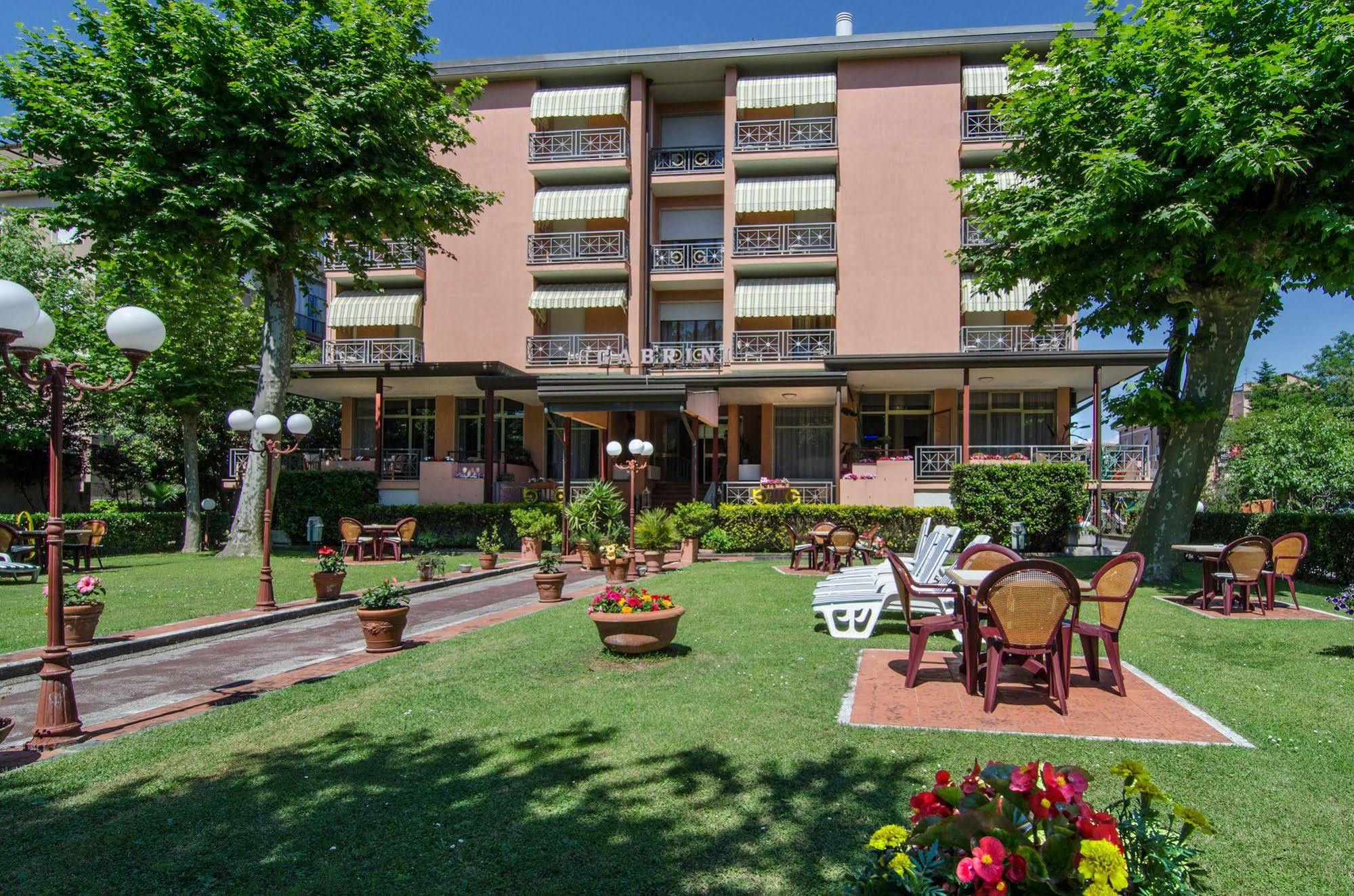 Hotel Gabrini Marina di Massa Ngoại thất bức ảnh