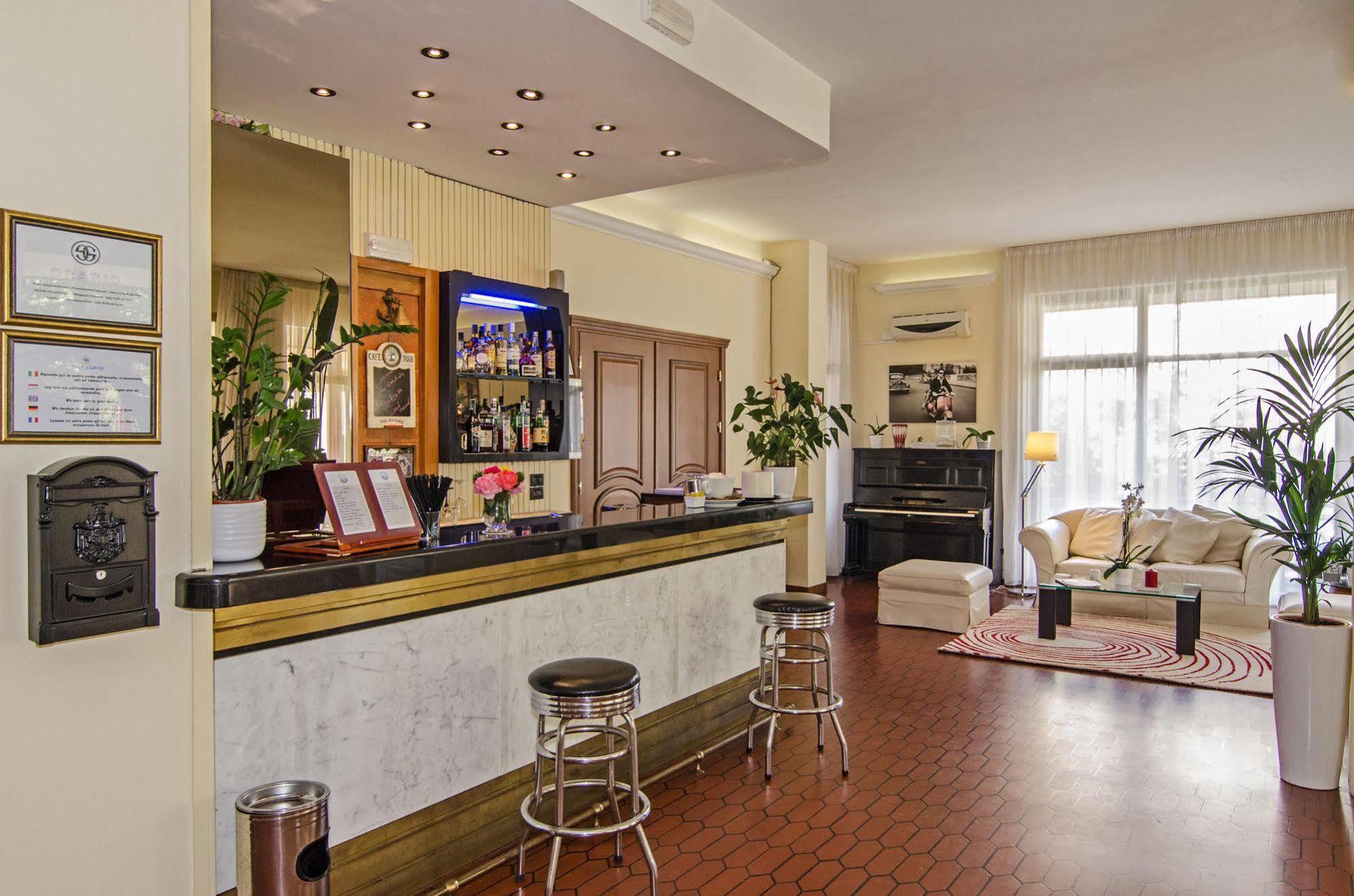 Hotel Gabrini Marina di Massa Ngoại thất bức ảnh