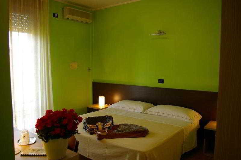 Hotel Gabrini Marina di Massa Ngoại thất bức ảnh
