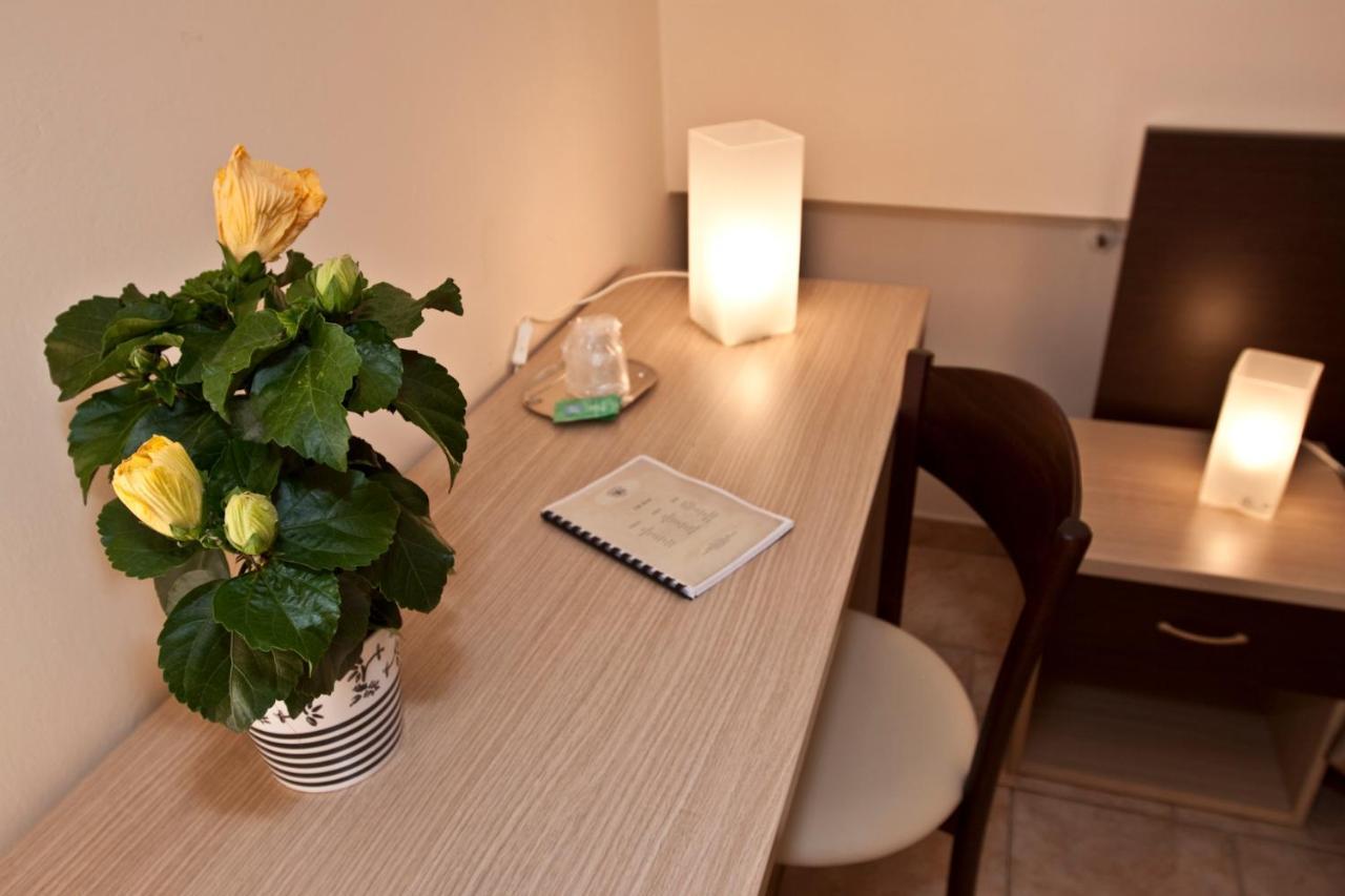 Hotel Gabrini Marina di Massa Ngoại thất bức ảnh